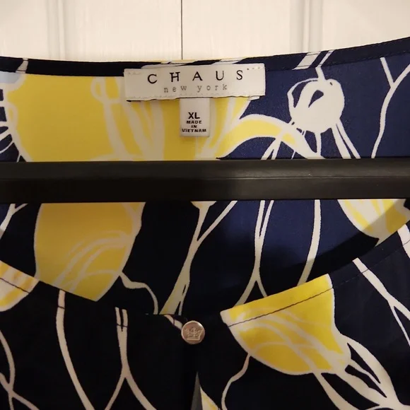 Chaus New York Sheer Fliwing Blouse Navy with Floral Print - XL - Picture 3 of 5
